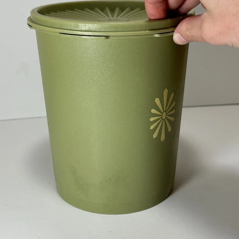 Vintage Tupperware Avocado Green Servalier Canister 809-6 Sunburst Lid 810-8